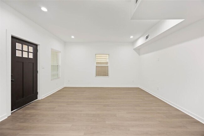 Photo - 416 N Carolina St