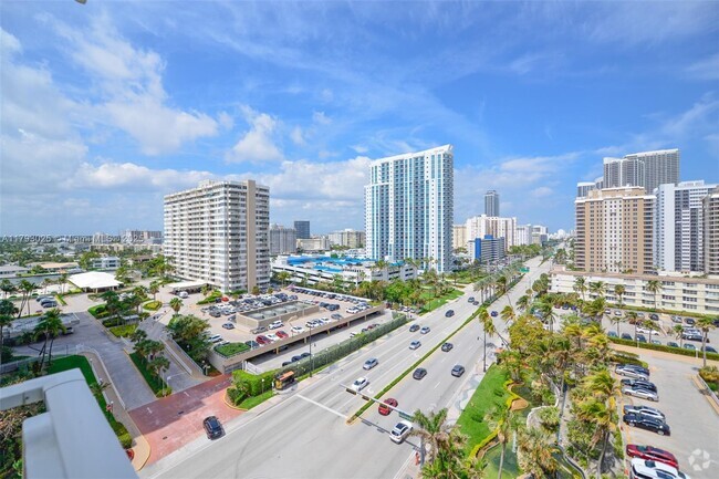 Building Photo - 1980 S Ocean Dr Unit 10P Rental