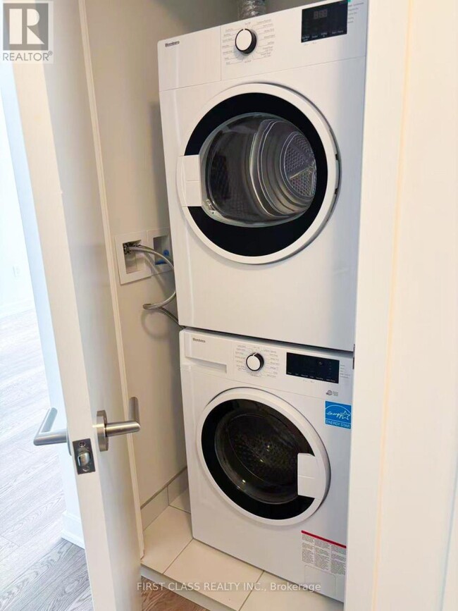 Photo - 1 Quarrington Lane Unit 2008