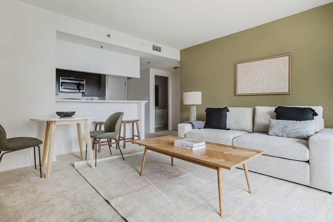 Photo - 850 N Randolph St Unidad FL19-ID8612A