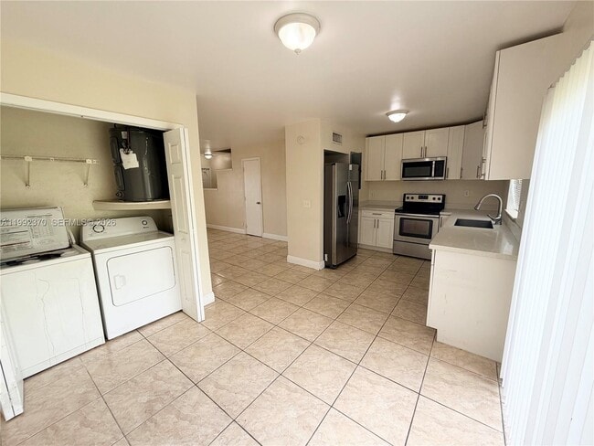 Photo - 7505 Kimberly Blvd