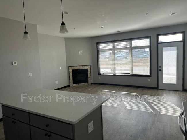 Photo - 621 Prairie Rose Trl