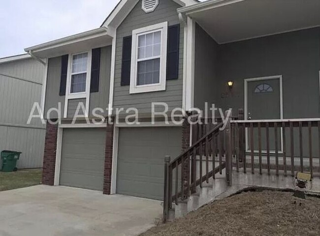 Building Photo - Gorgeous 3 Bed 2 Bath Duplex in Platte Cit... Rental