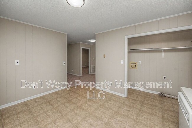 Photo - 137 Crest Cir