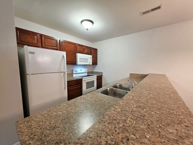 Photo - 102 Hunter's Way