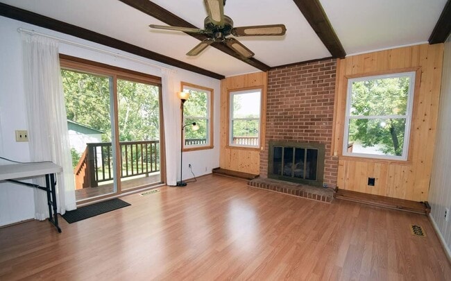 Living Room and Fireplace - 5603 Pelham Rd