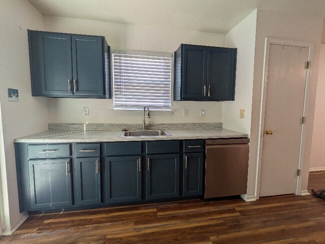 Photo - 10726 Shaenview