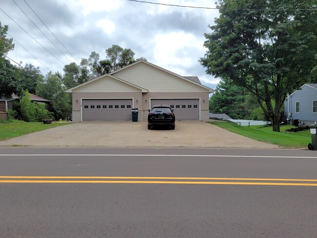 Photo - 832 Laurel Ave Townhome