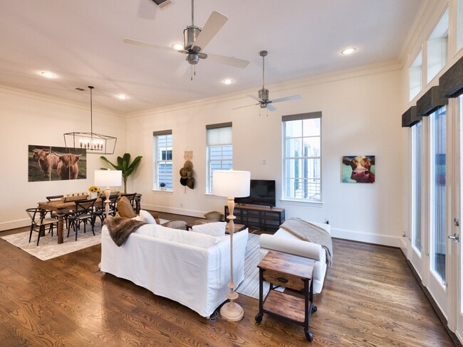 Photo - 1203 E 28th St