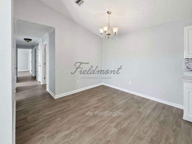 Photo - 107 Pelham Square Way