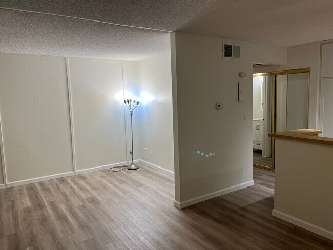 Bedroom - 18645 Hatteras St Unit 109