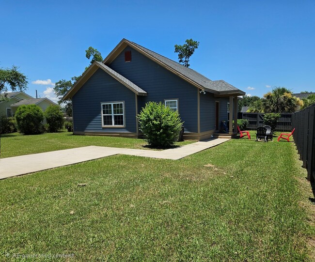 Photo - 300 Brighton St