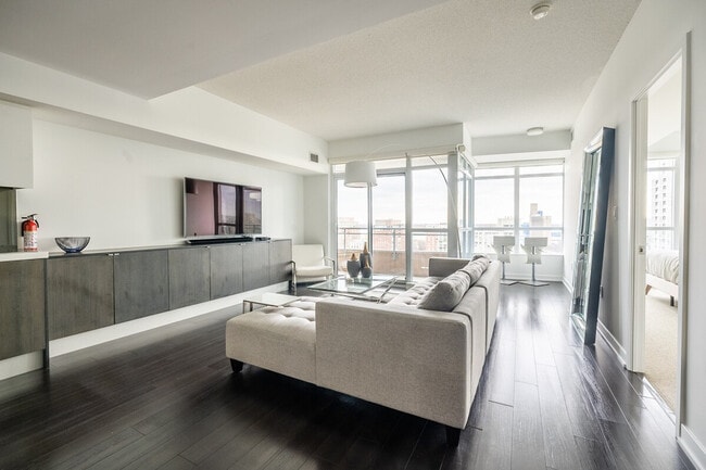 Photo - 116 Fort York Blvd Unit SI ID1513076P