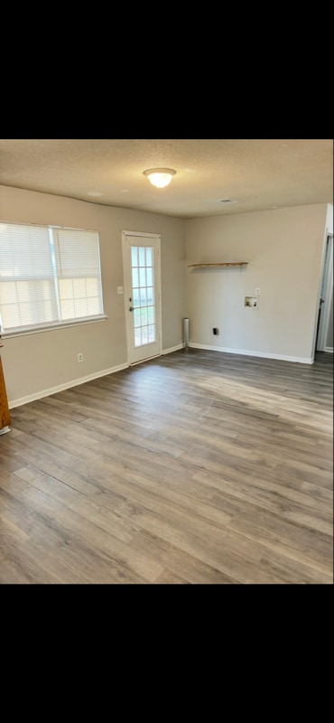 Photo - 126 Mauldon Ct