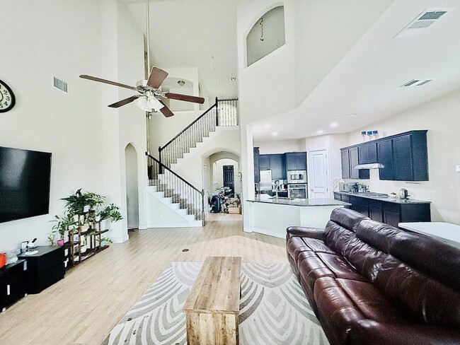 Photo - 3925 Gildas Path