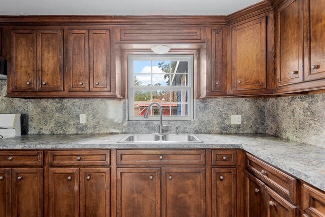 Photo - 3914 Cetti St