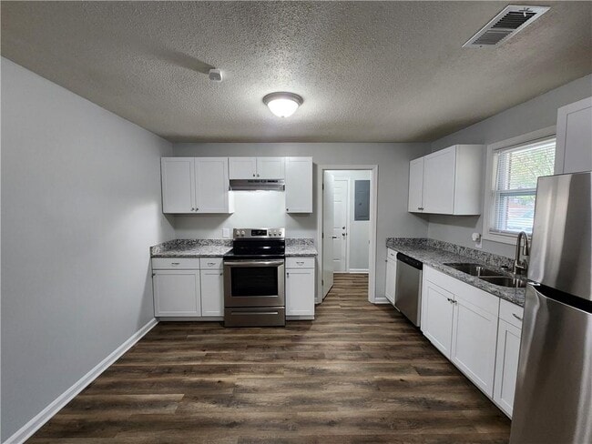 723 W Creek Cir