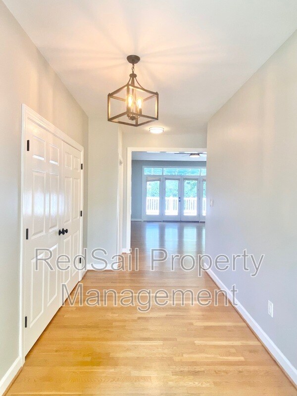 Photo - 809 Captain John Smith Rd