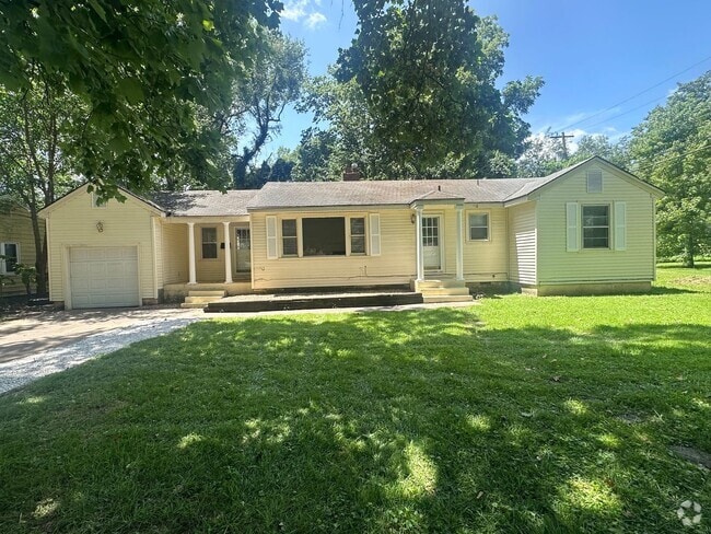 Building Photo - 3-Bedroom Home Near Phelps Grove Park!