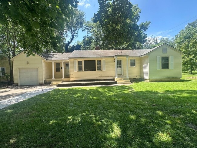 3-Bedroom Home Near Phelps Grove Park! - 3-Bedroom Home Near Phelps Grove Park!