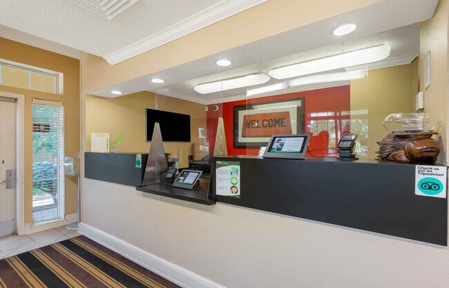 Furnished Studio-Washington, D.C. - Sterling - Dulles
