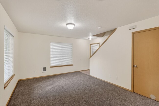 Photo - 4837 NE 102nd Ave Unit 03