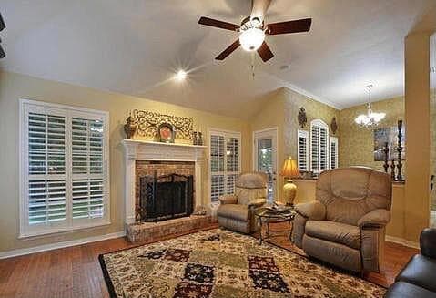 Photo - 102 Champions Ct