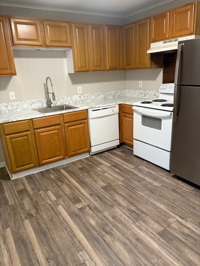 Photo - 416 Highland Dr