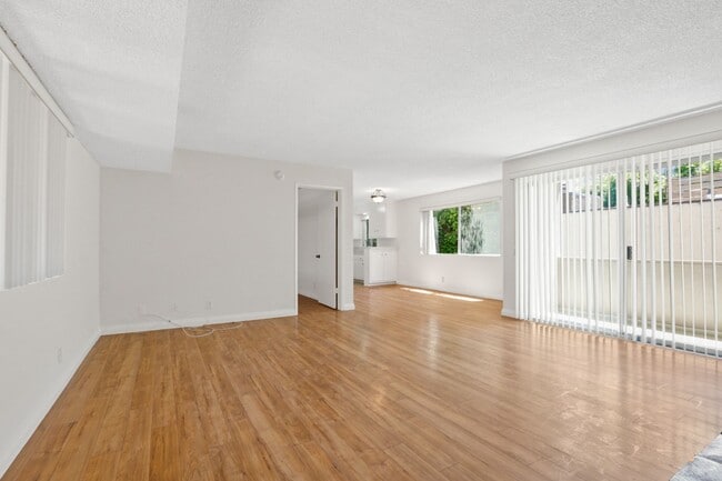 Photo - 12246 Montana Ave Unidad 206