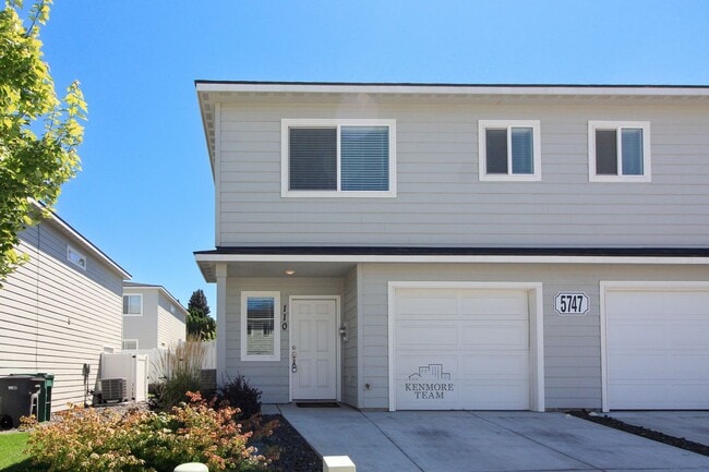 Building Photo - 3 Bedroom, 2 Bath Townhome in Kennewick