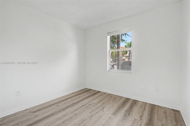 Photo - 975 NE 42nd Terrace