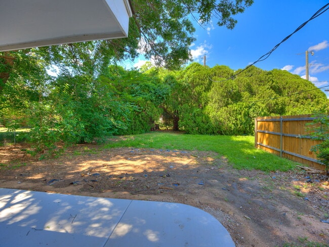 Photo - 1801 Aladdin St