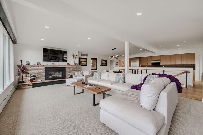 Photo - 1034 Westview Dr
