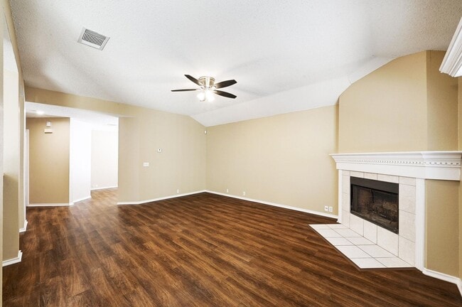 Photo - Charming Comfort on Coats Circle!