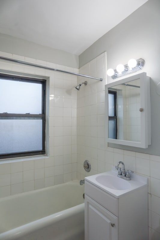 Photo - 922 W Eastwood Ave Unit 5