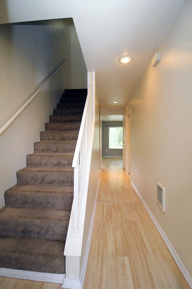 Photo - 7117 SW Sagert St Unit 101