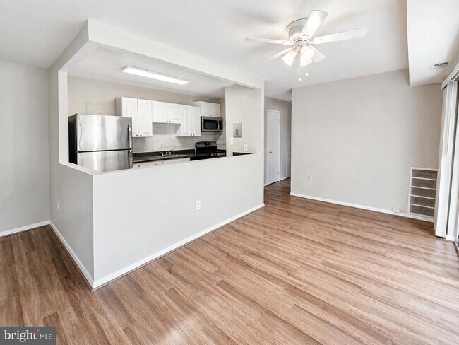 Photo - 5107 Crossfield Ct Unit 306