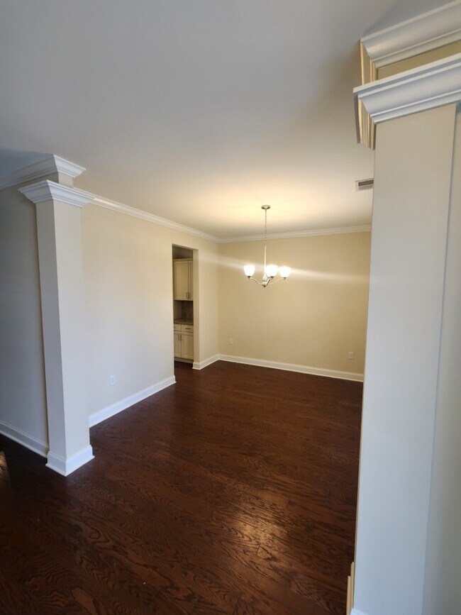 Photo - 2668 Scarecrow Way