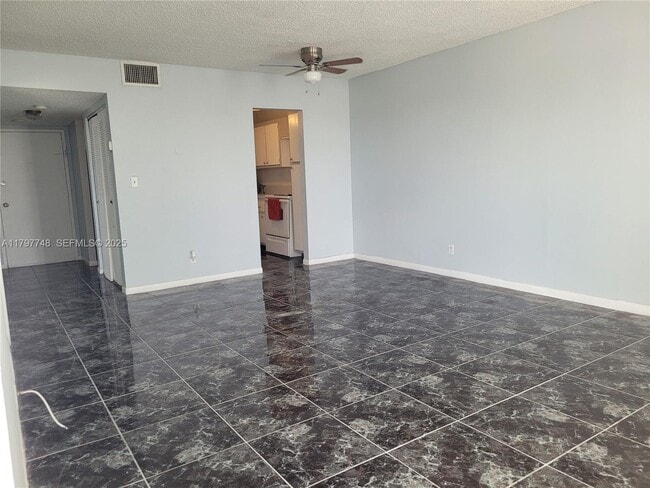 Photo - 2025 NE 164th St Unit 819