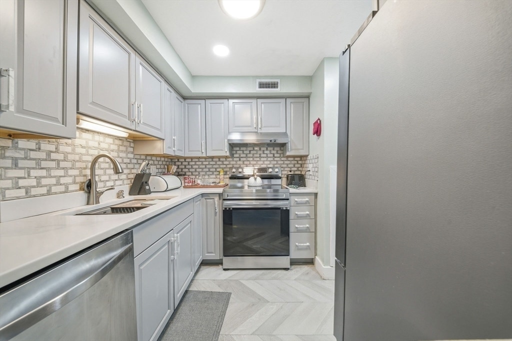 Photo - 502 Oak St Unit 9