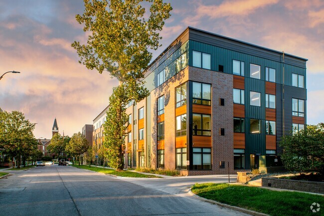 Building Photo - Canary Lofts