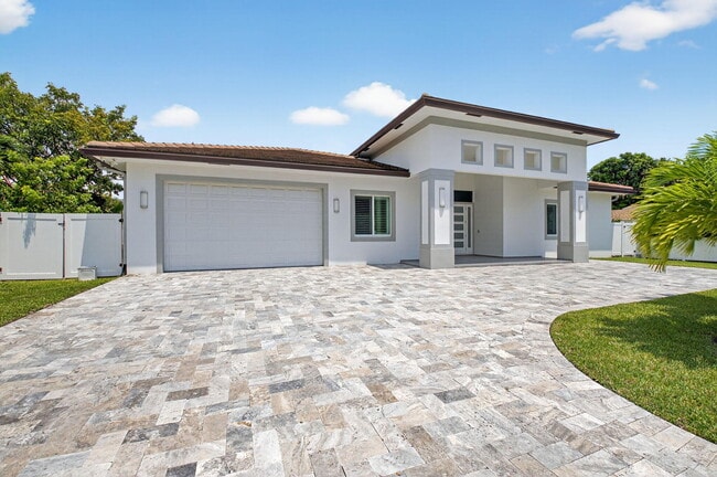 Photo - 711 NE 6th St