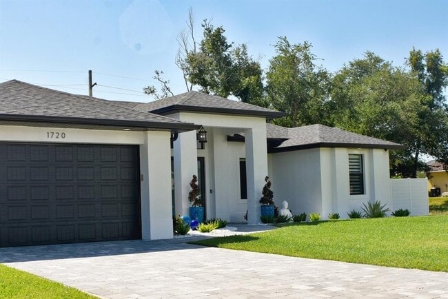 Photo - 1720 SW 19th Pl