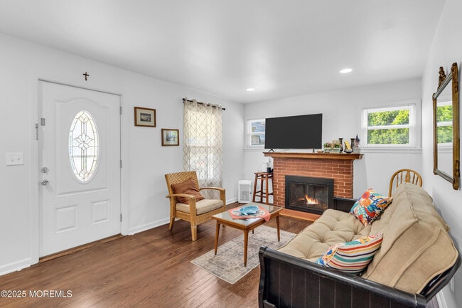 Photo - 1705 A St Unit 1 - DOWNSTAIRS