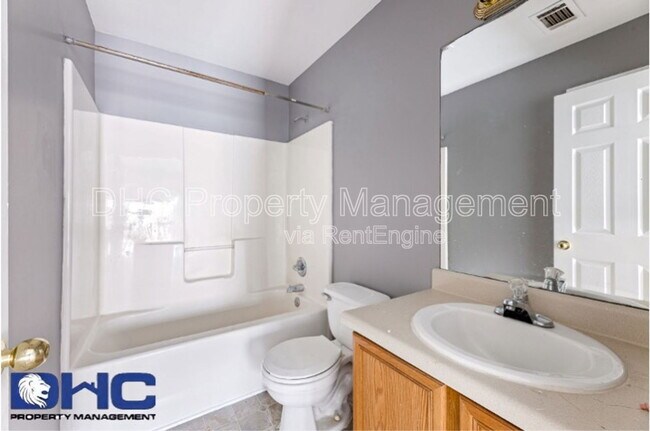 Photo - 513 Connally St SE
