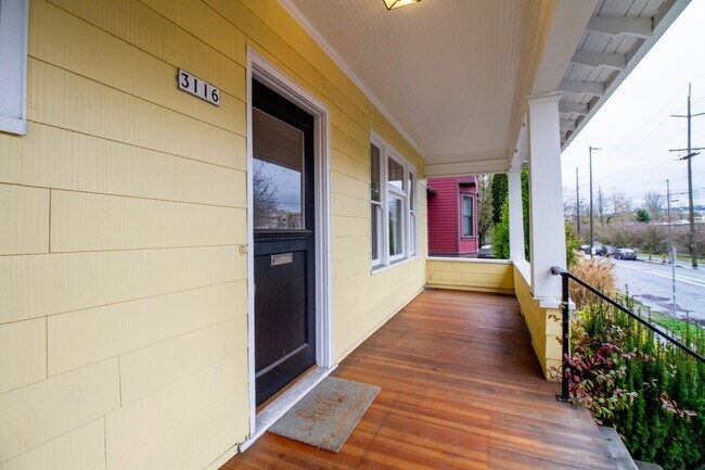 Photo - Stunning 3 Bedroom House with Great Kitchen, Washer/Dryer, and More!