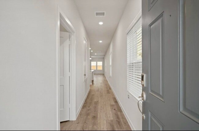 Photo - 4015 Crowning Ct