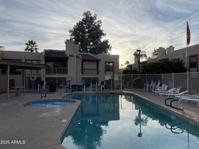 Photo - 205 N 74th St