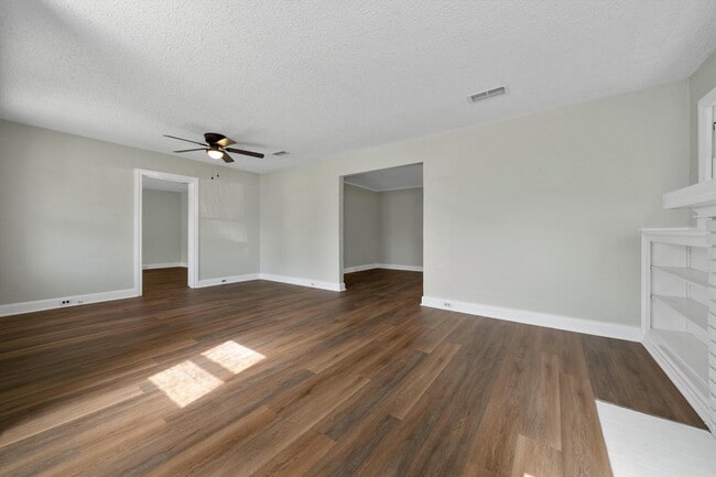 Photo - 1511 Maple Ave