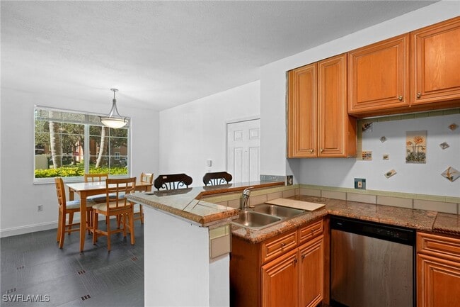 Photo - 1220 Reserve Way Unidad 107
